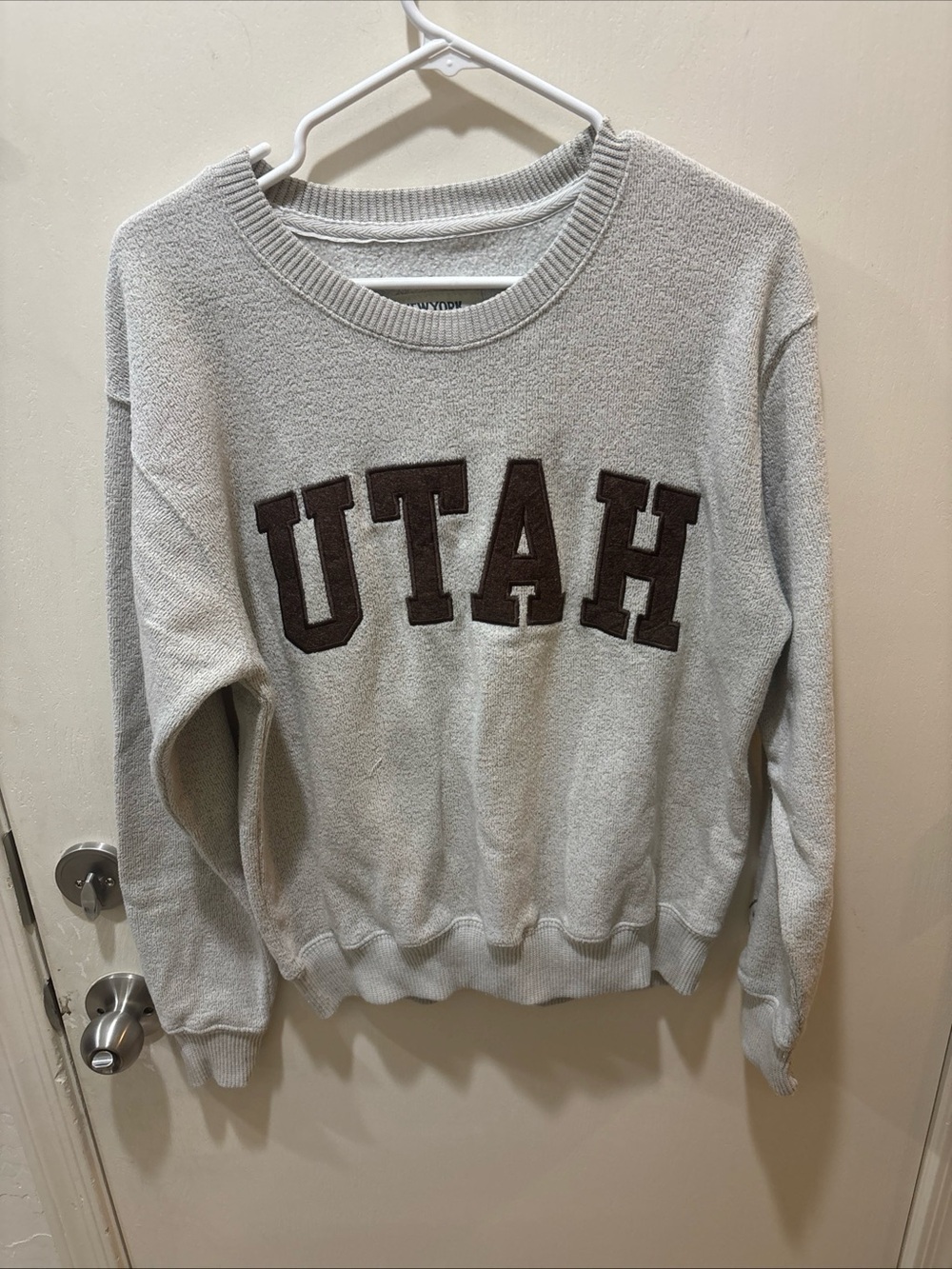 New York Popular Sweatshirt Medium Spellout Utah
